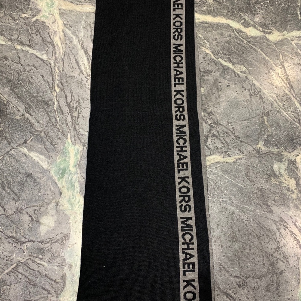 Scarf - Picture 2 of 3